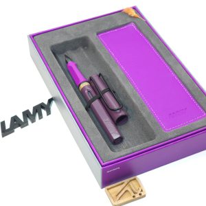 ست کادویی خودنویس لامی سافاری بنفش و شاه توت و کیف جا قلمی LAMY Safari FP Violet blackberry and pen case P01 0D8