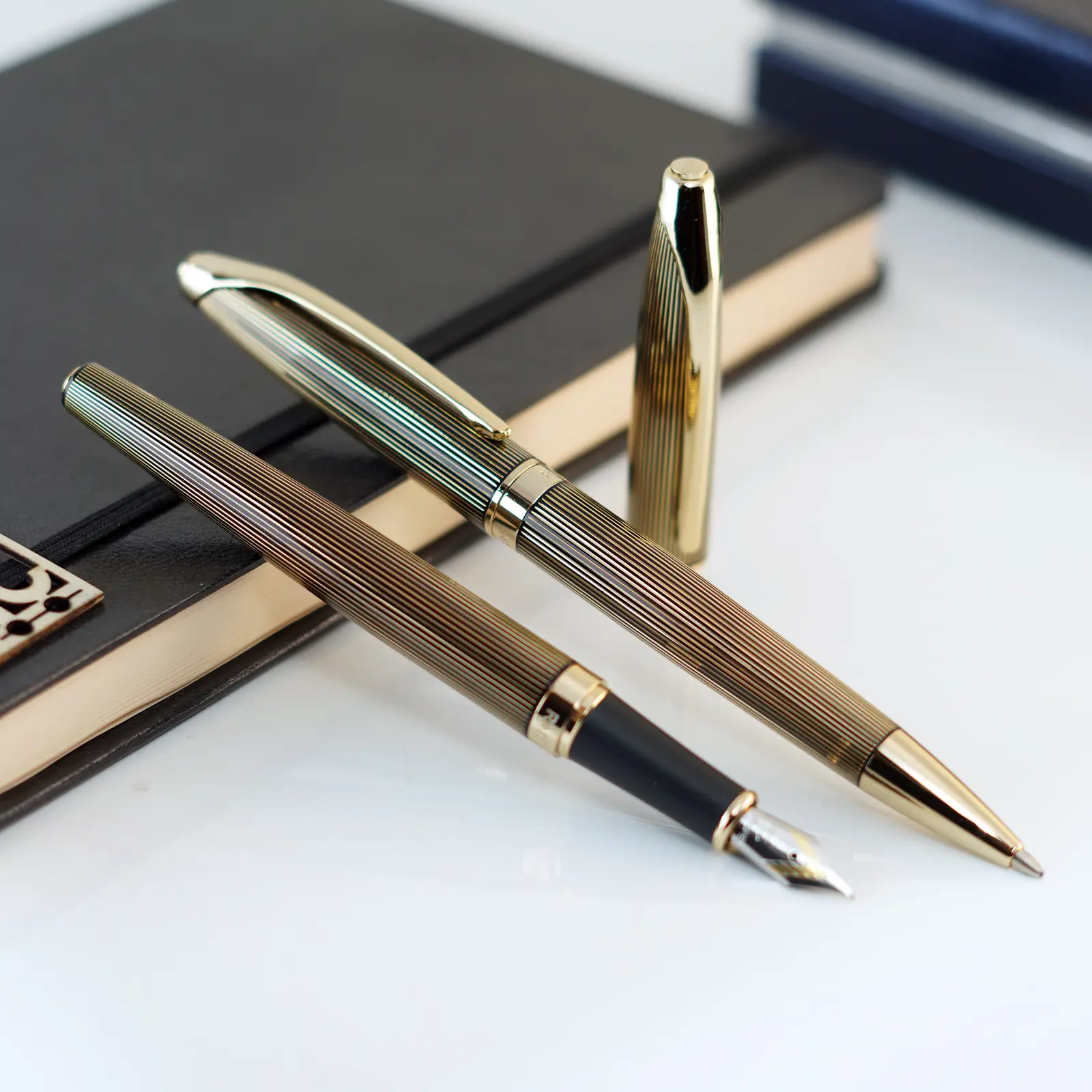 ست خودکار و خودنویس یوروپن رینگ مشکی راه راه طلایی EUROPEN set Ring black and golden striped
