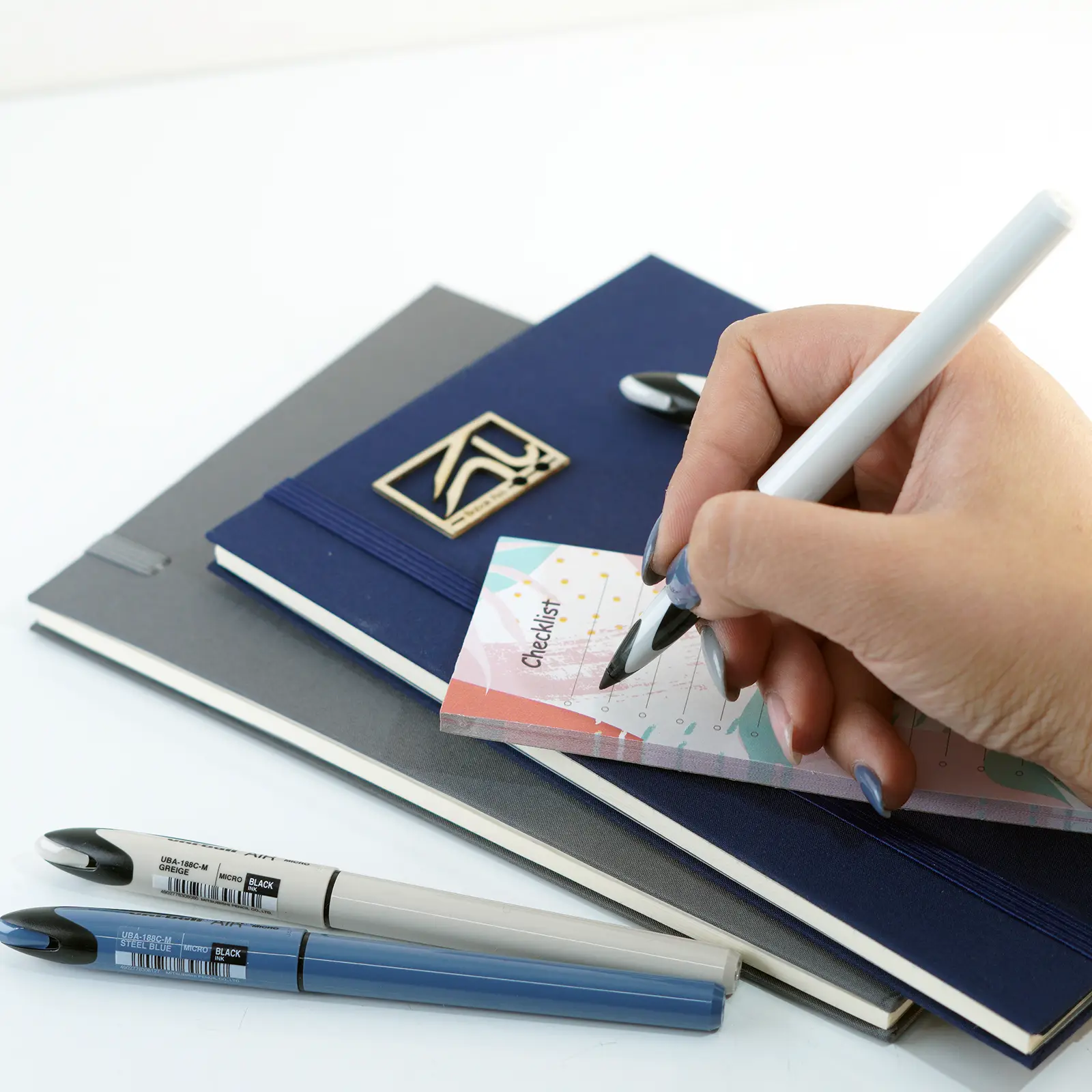 روان نویس یونی بال ایر هواپیمایی بدنه متالیک میکرو UNI BALL RP Air micro metallic UBA 188M