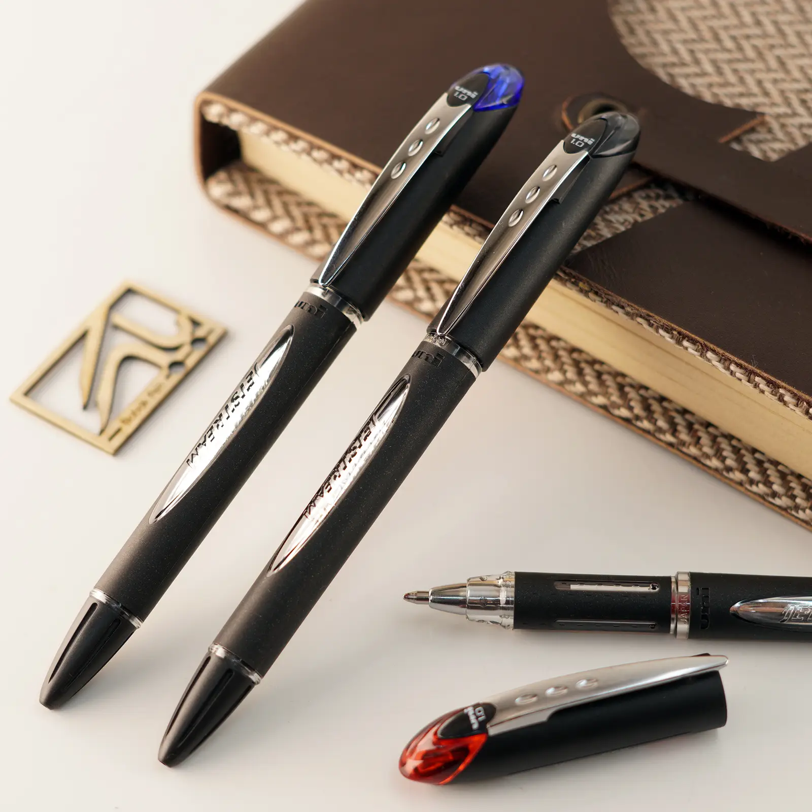 خودکار یونی بال جت استریم درب دار UNI BALL BP Jet stream SX 210