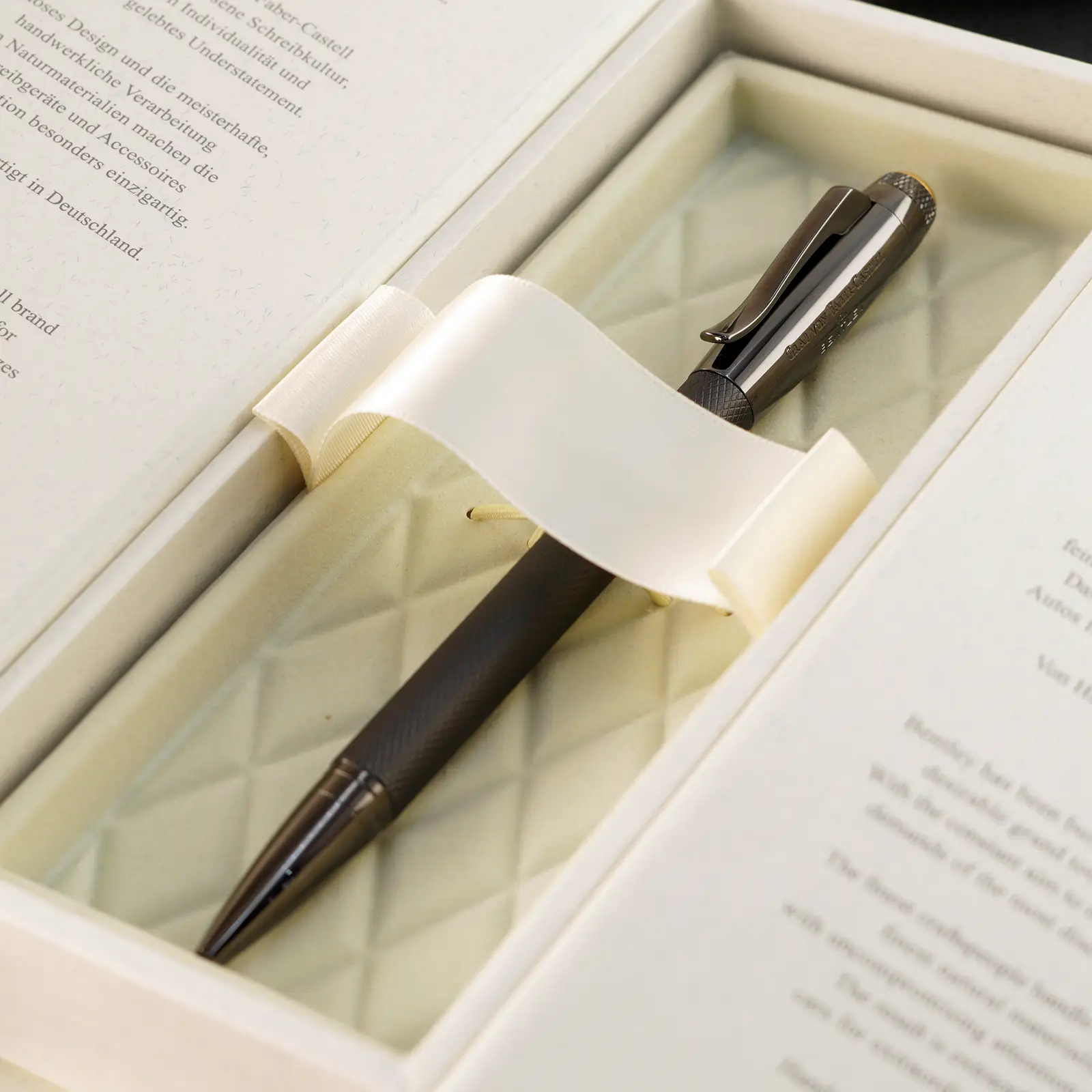 خودکار گرافون بنتلی سنتناری (1)