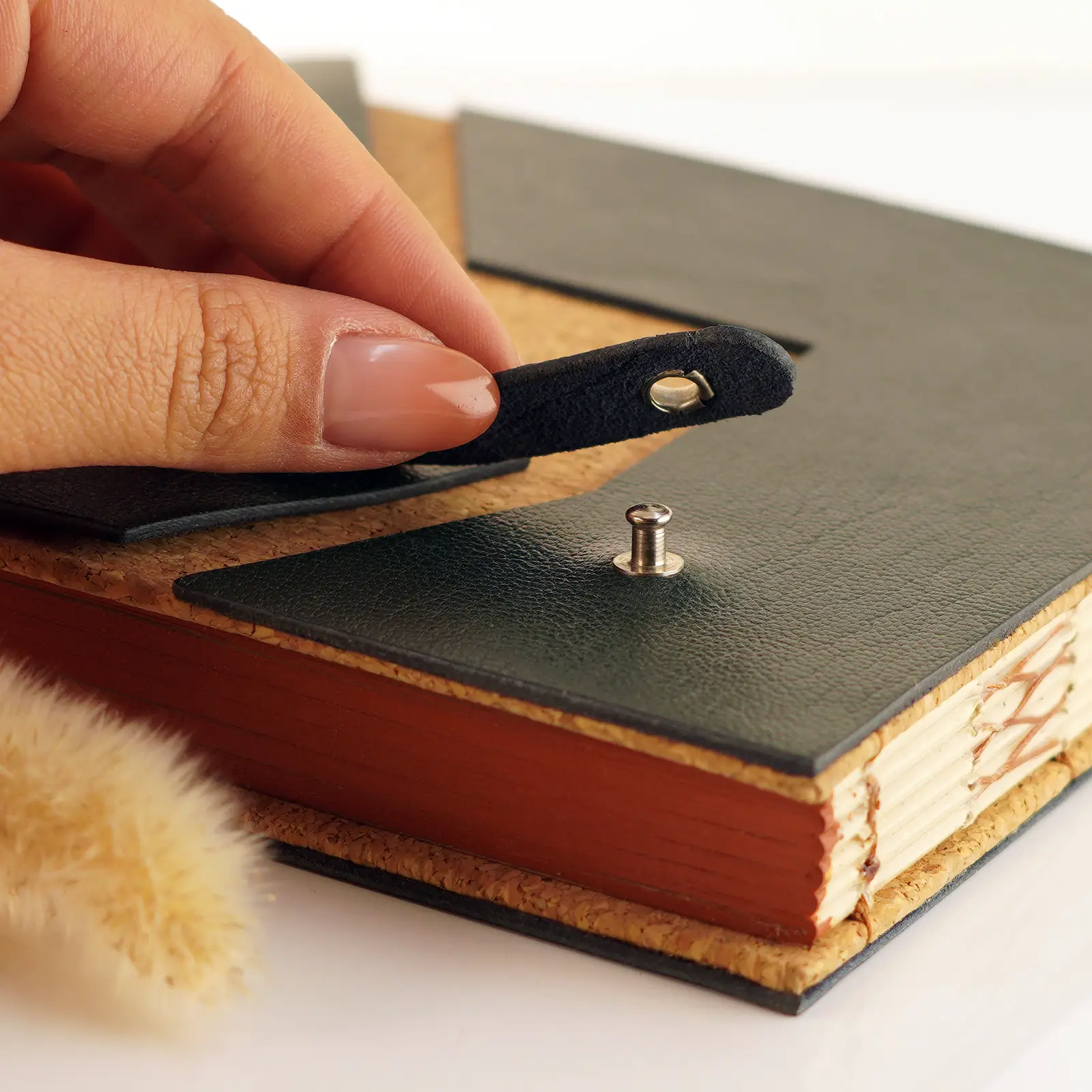 دفتر نیهان مربع (1)