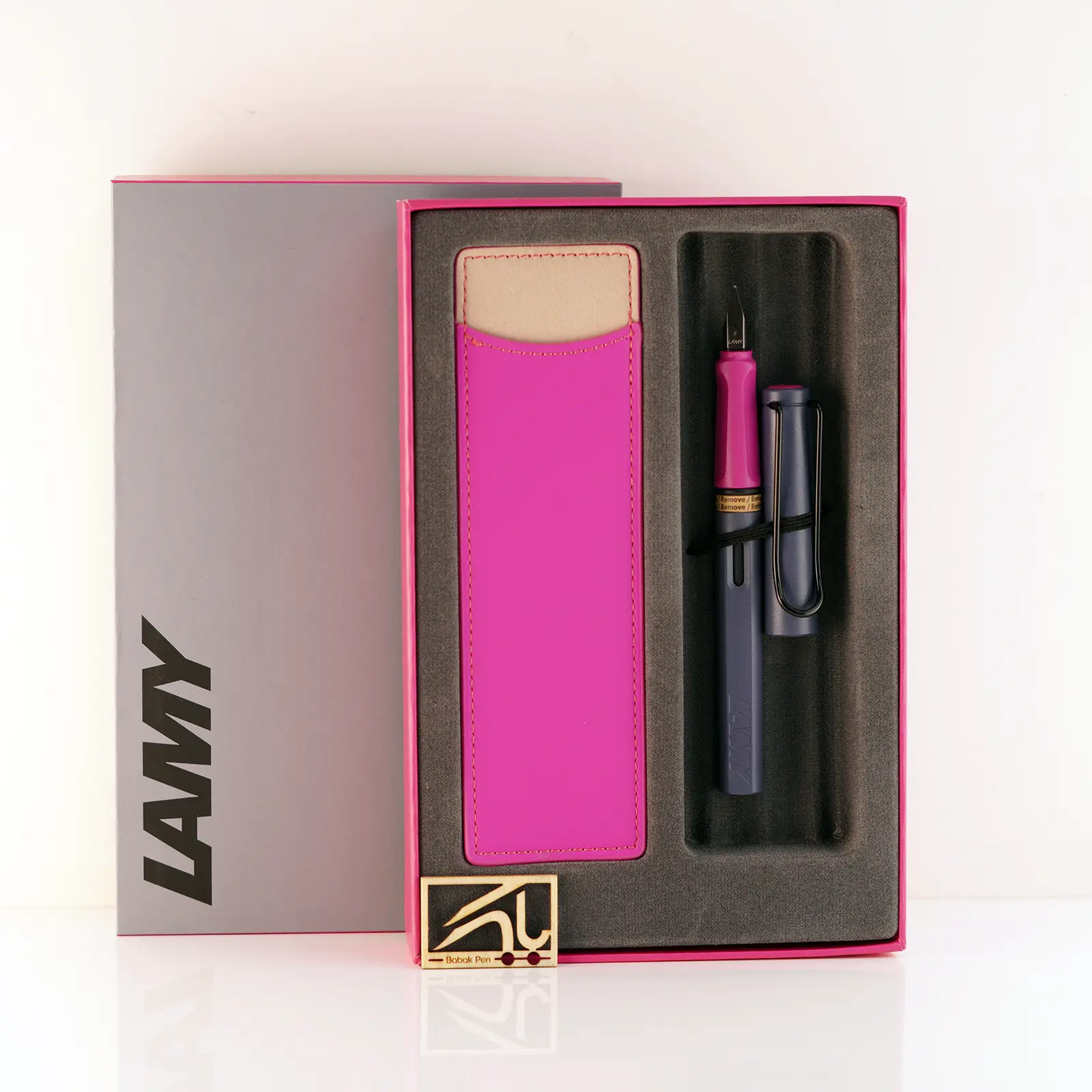 ست کادویی خودنویس لامی سافاری پینک کلیف (صخره ی صورتی) با کیف جا قلمی LAMY Safari set FP with pen case Pink cliff P01 0D7