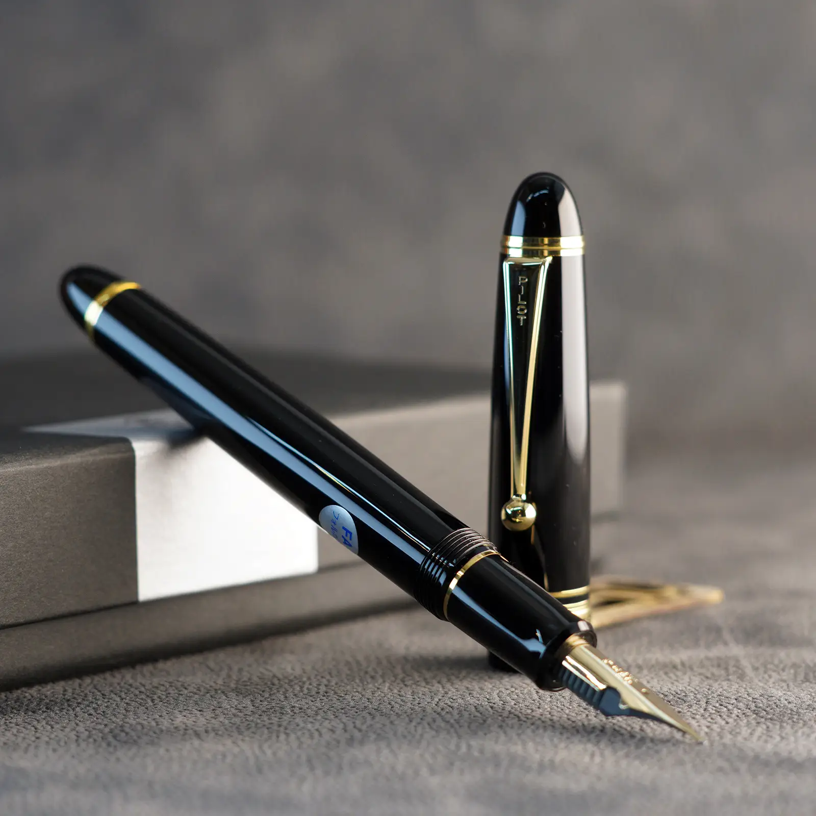 خودنویس پایلوت مشکی طلایی کاستوم 743 PILOT FP Custom