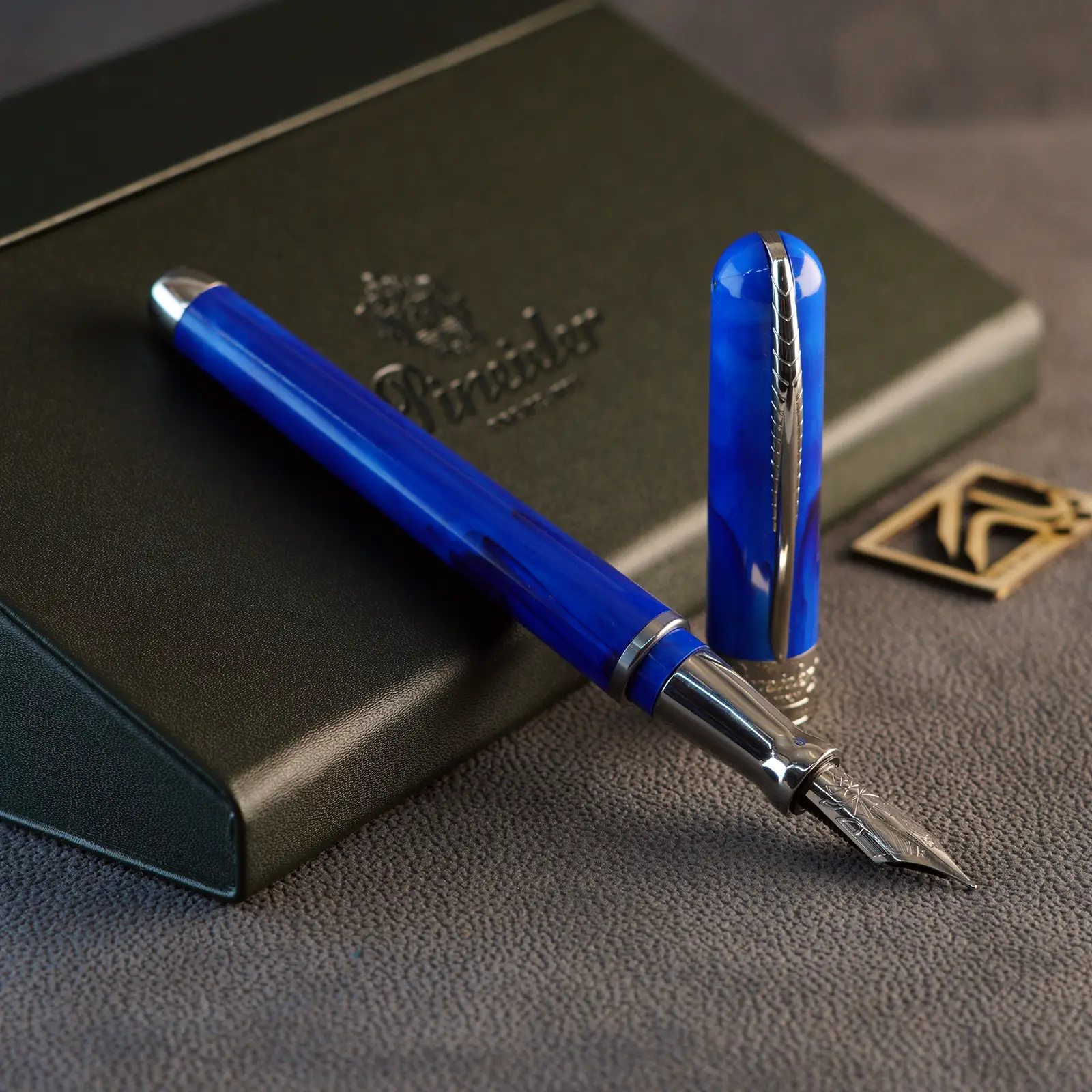 خودنویس پینایدر آواتار یو آر آبی نپتونی PINEIDER Avatar UR neptune blue FP