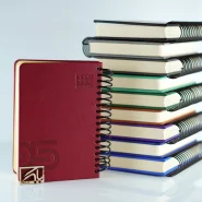 دفتر سالنامه ی روزشمار ترمو فنری سایز نیم وزیری PILL Spiral notebook calendar Termo A6 1405