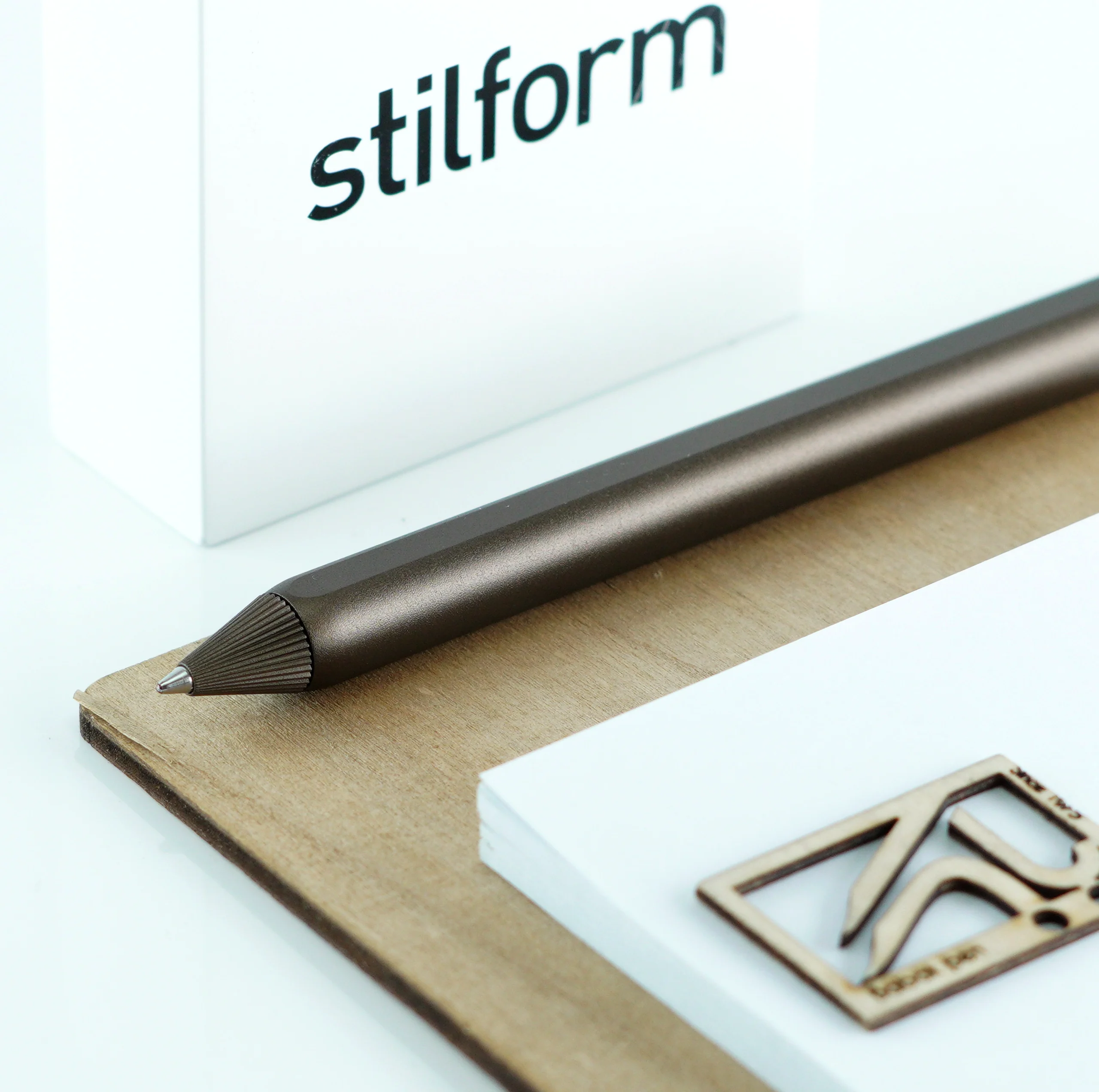 خودکار استیل فرم آلومینیومی ایون قهوه ای STILFORM AEON Aluminium BP Walnut brown