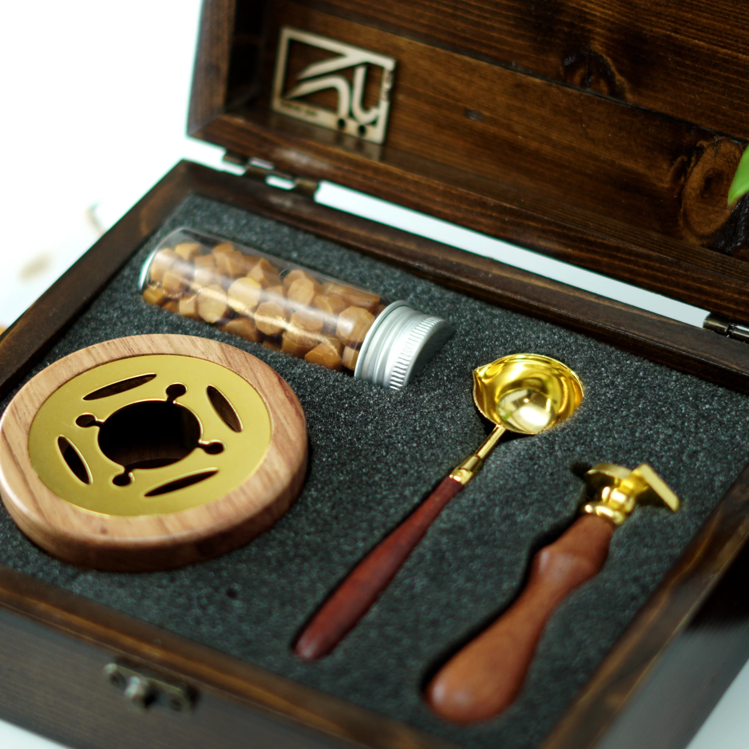 SEALING SET Wooden box B