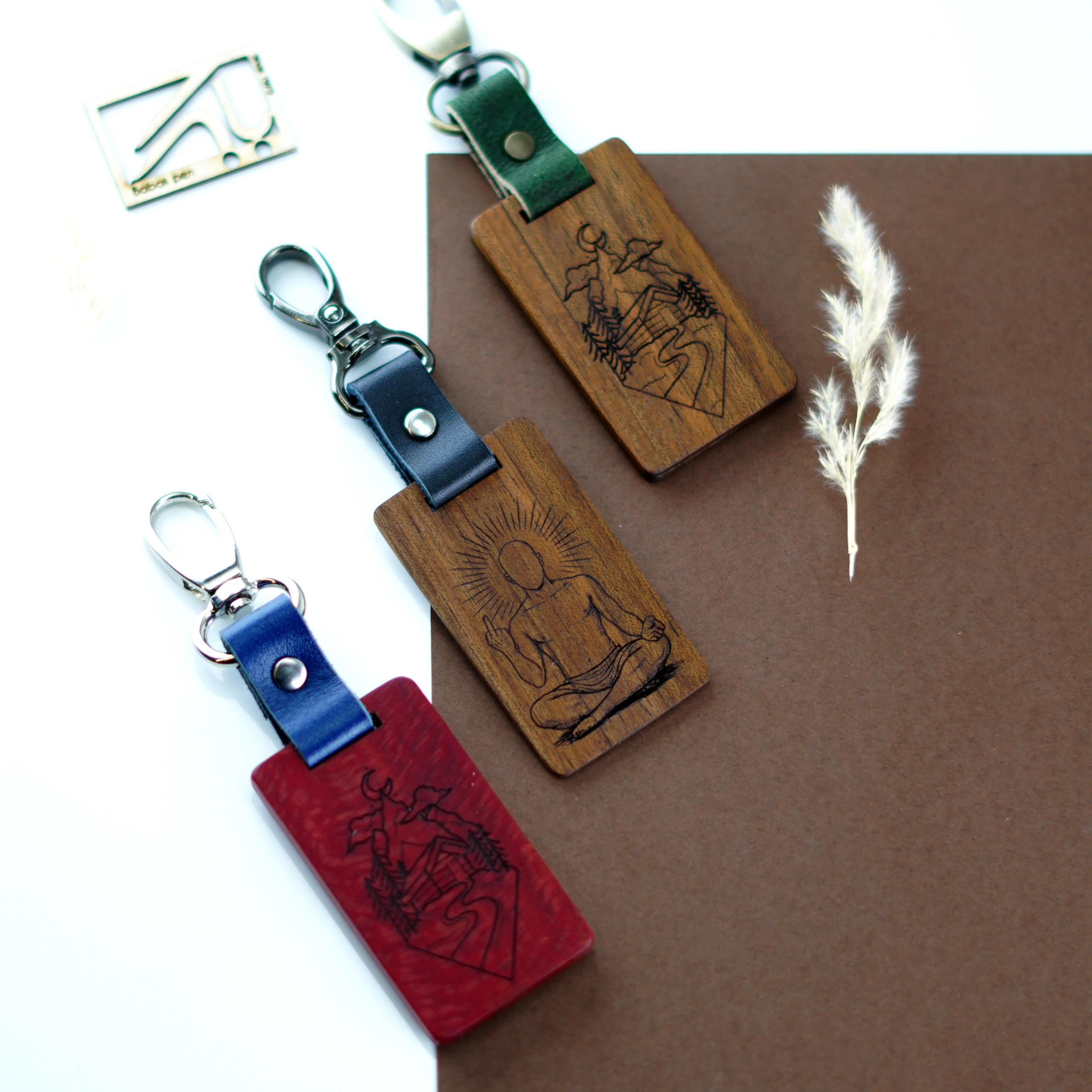 جا کلیدی چوبی دستساز همراه با HUVAN Handmade Key ring with NFC