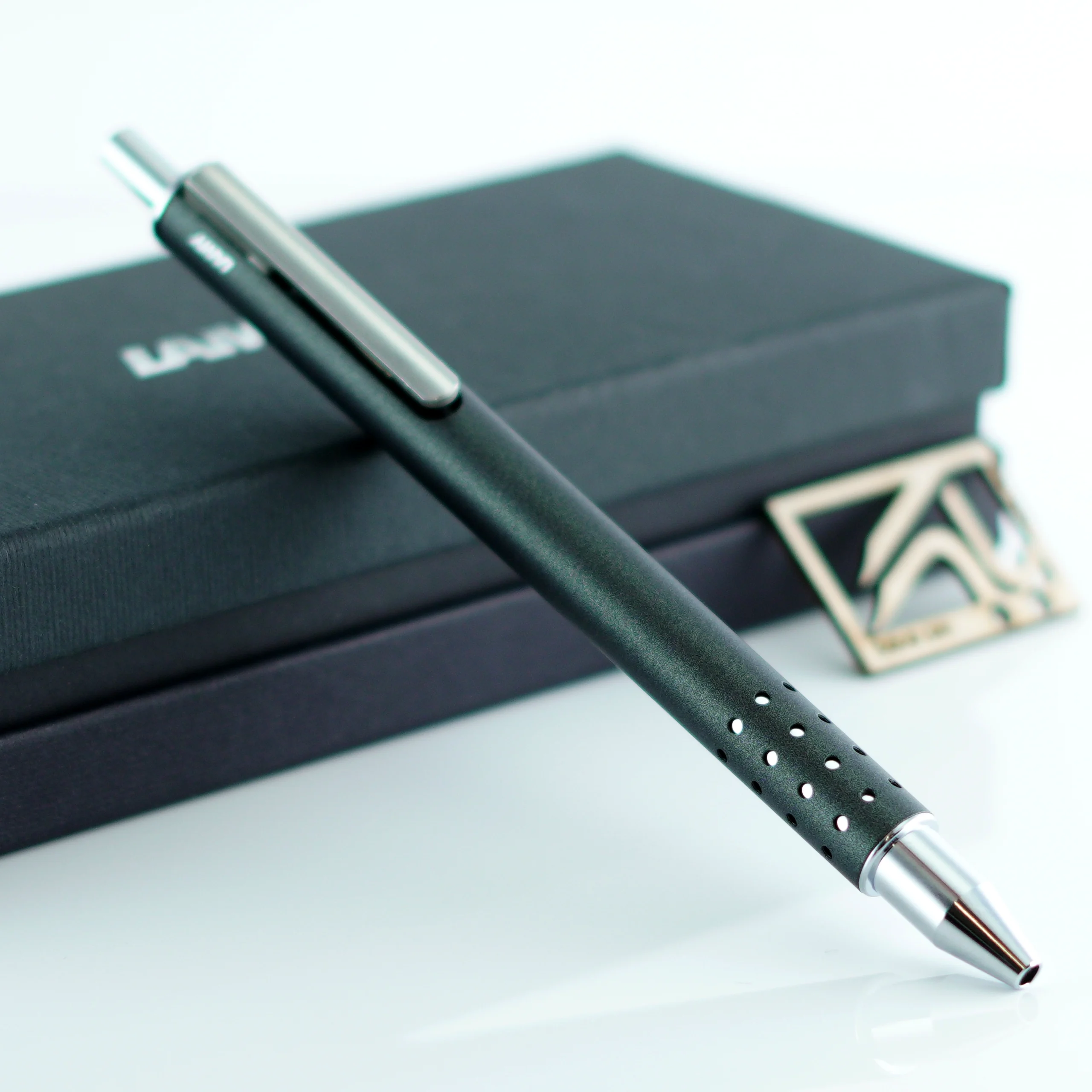 روان نویس لامی کلیکی سوییفت بلک فارست (سبز تیره) LAMY Swift RP Black forest 335