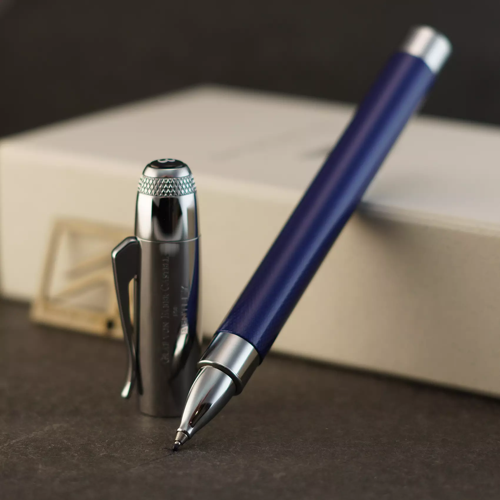 روان نویس گراف فون فابرکاستل بنتلی آبی سکویین GRAF VON FABER-CASTELL Roller pen Bentley Sequin blue 141748