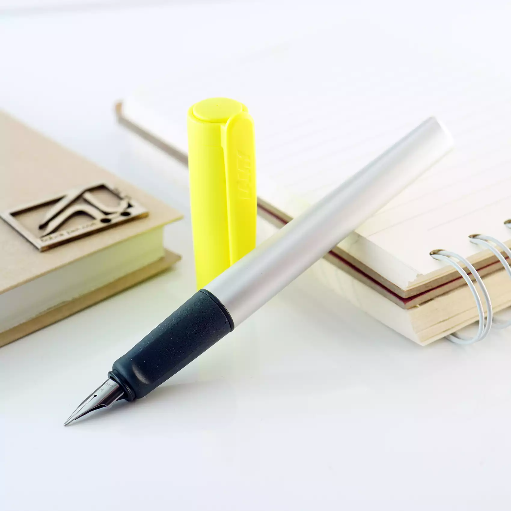 خودنویس لامی نکس زرد نئونی LAMY Nexx FP Neon yellow 0D6